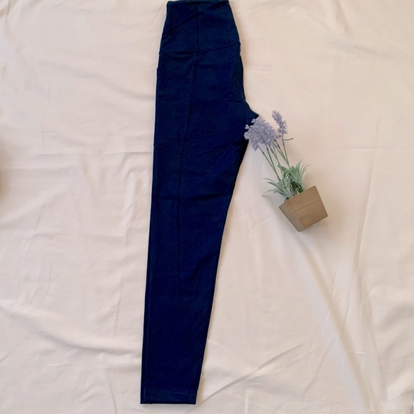 Victoria secret navy blue legging with pockets, size XS, high rise - Picture 2 of 7